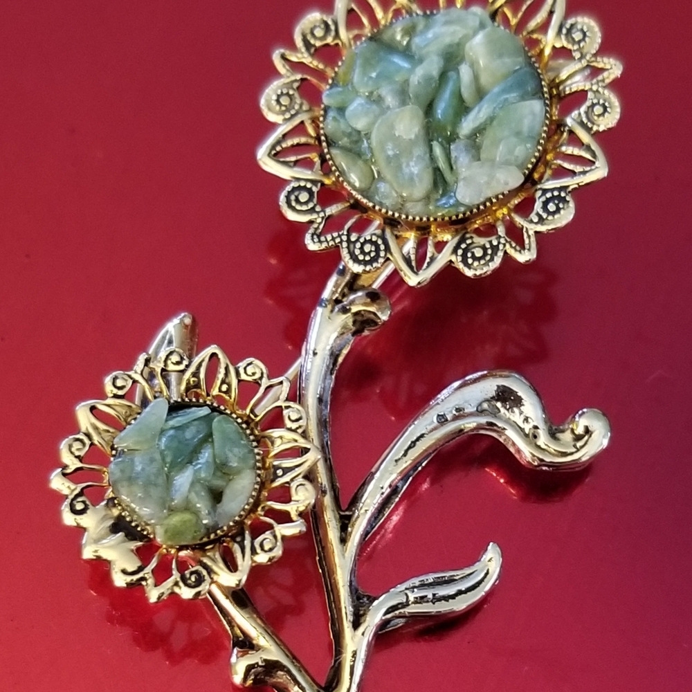 Gold and Green Floral Brooch - Picture 3 of 3